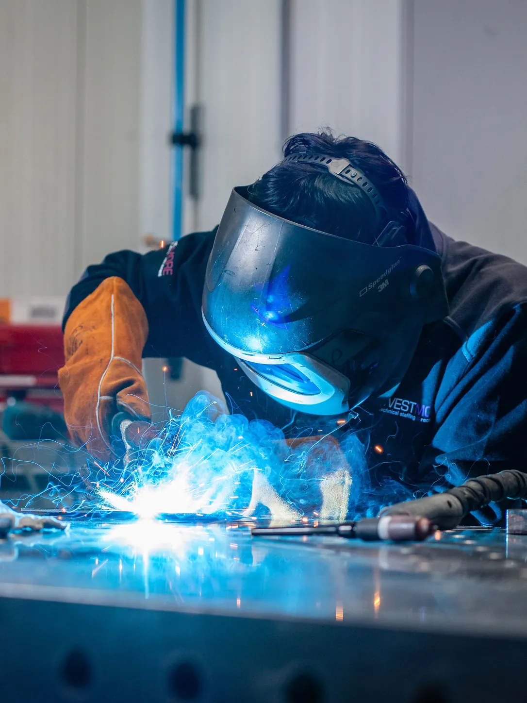 Monteur aan het werk, voor Westmore